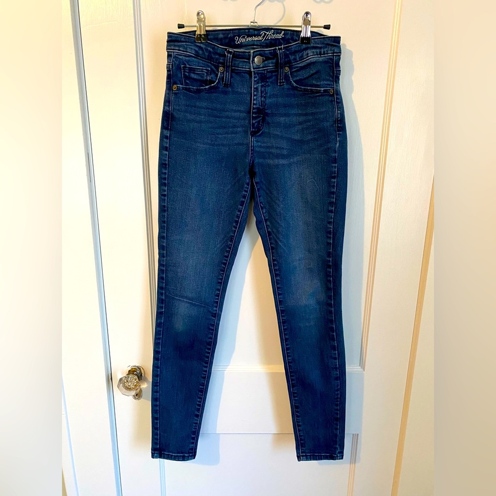 Universal Threads women’s skinny jeans, size 4